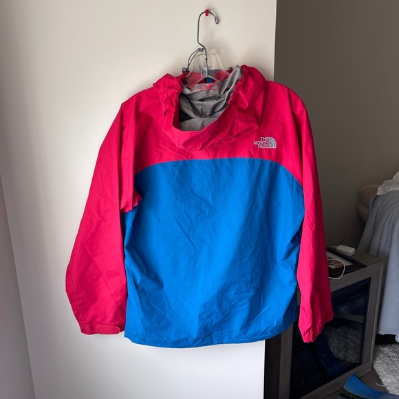 The North Face Red and Blue Raincoat Lightweight Water-Resistant Shell Medium - Picture 2 of 4